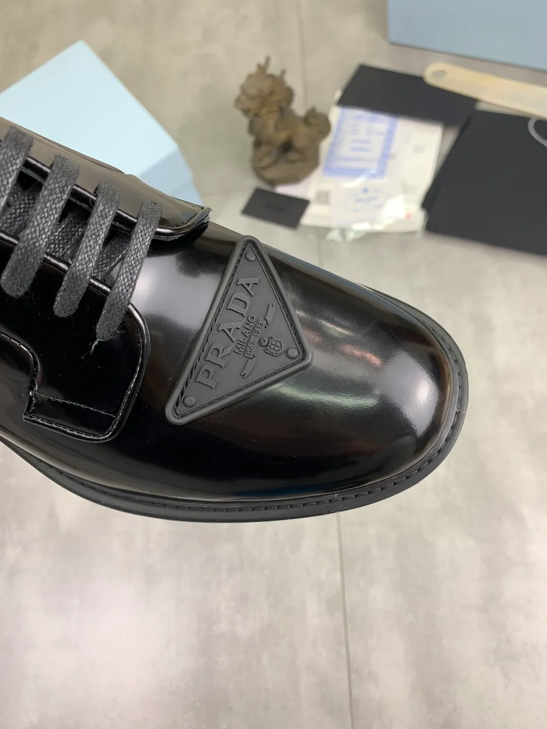 Men's Men's Shoes💰P640💰[New Style] High Quality Water-dyed Niuli 🆘[PRADA] Prada's latest casual business leather shoes for men! Listed simultaneously! The fabric is made of specially imported original calfskin, and the interior is made of imported water-dyed cowhide. It is absolutely luxurious and leads the fashion trend. High-end combination rubber outsole, size: 38-44 (45 and 46 can be customized) 3️⃣ colors available